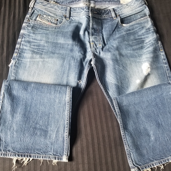 Diesel "Zathan" Jeans - Picture 2 of 12
